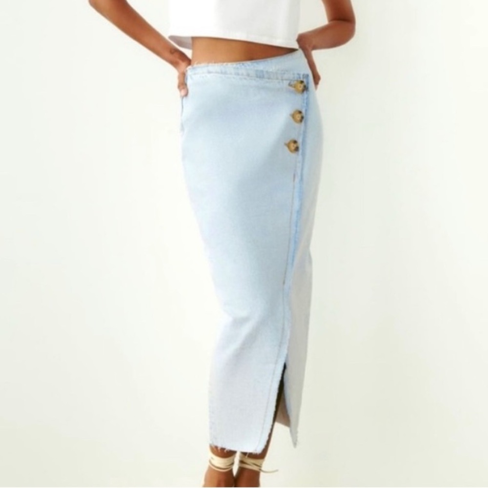Zara Midi Jean Skirt Raw Hem Buttoned Skirt Middle Slit Size Small
